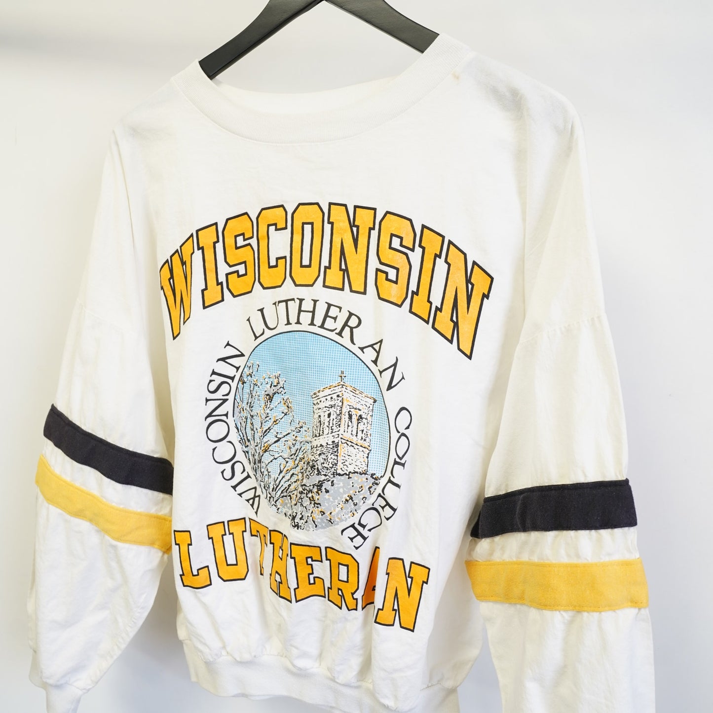 (M) Vintage Wisconsin Lutheran College 90s Sweatshirt Unisex M White Retro Yellow
