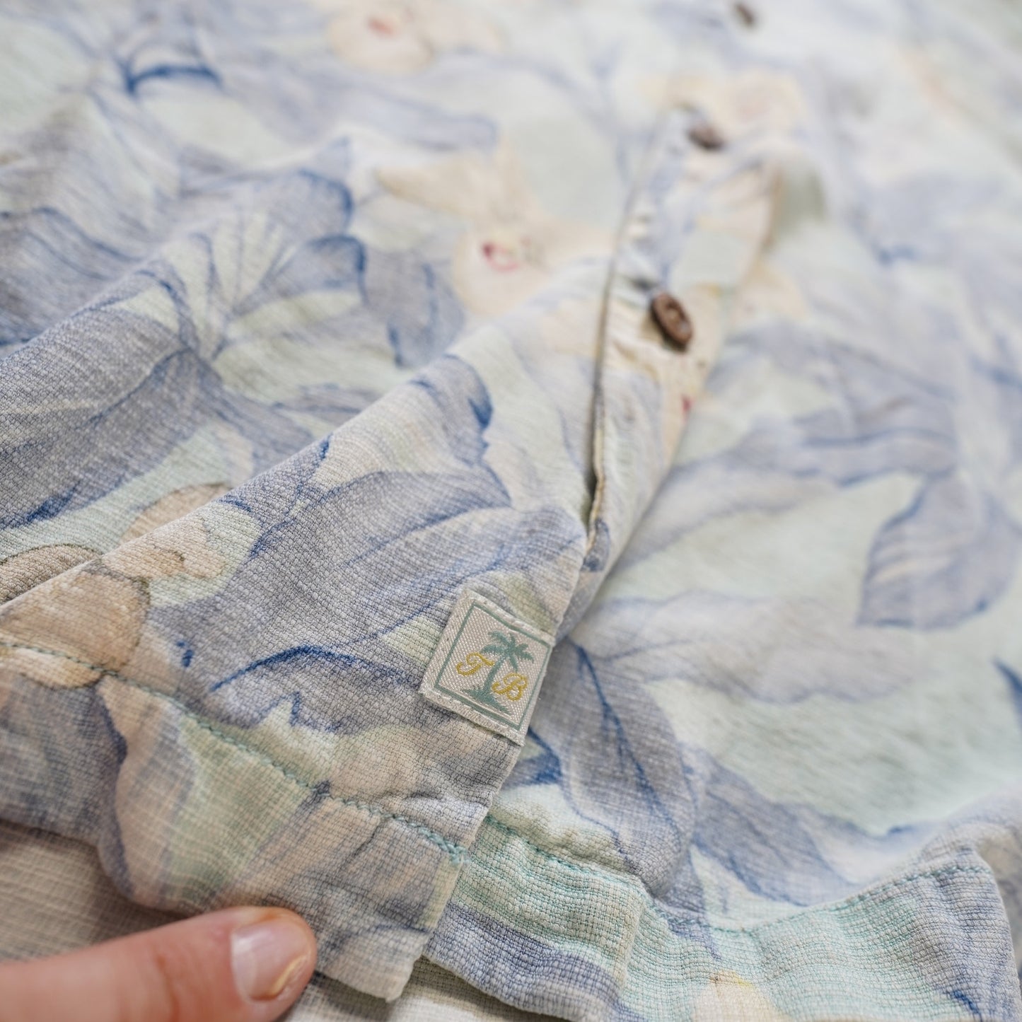 (XXL) Vintage Tommy Bahama 100% Silk Hawaiian Button Up Shirt Men's XXL Floral Blue