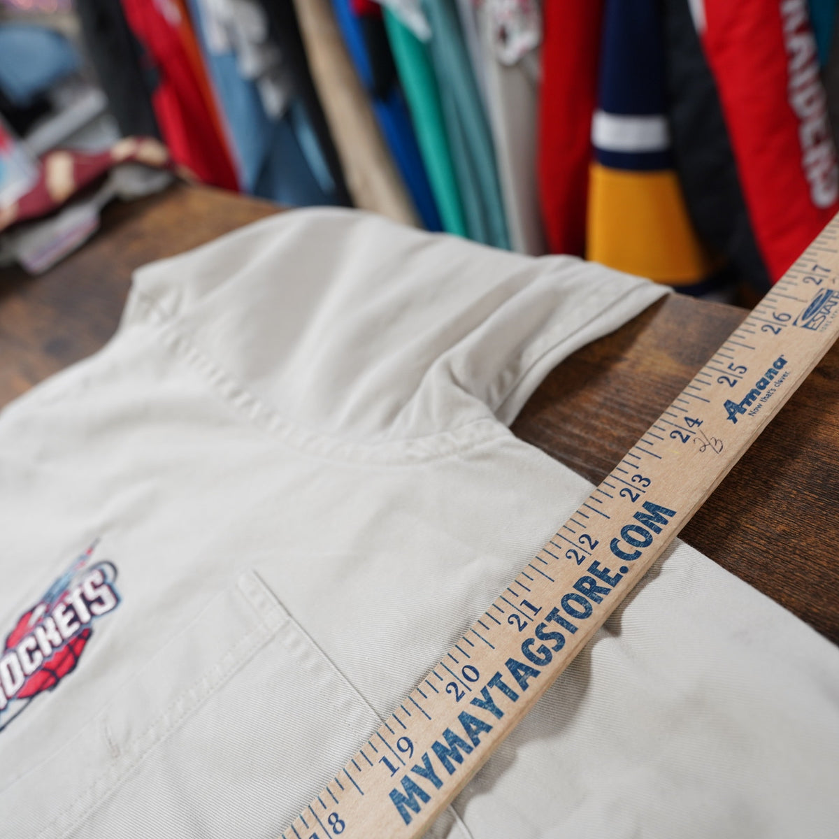 (XL) Vintage 90s Houston Rockets Embroidered Button Up Shirt Men's XL Cream 90s