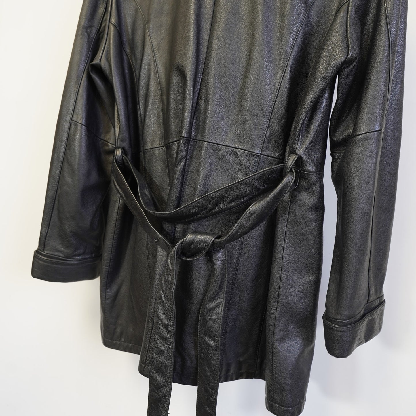 (Women's L) Vintage Wilson's Leather Button Up Jacket Belted Women's L Black Coat 90s