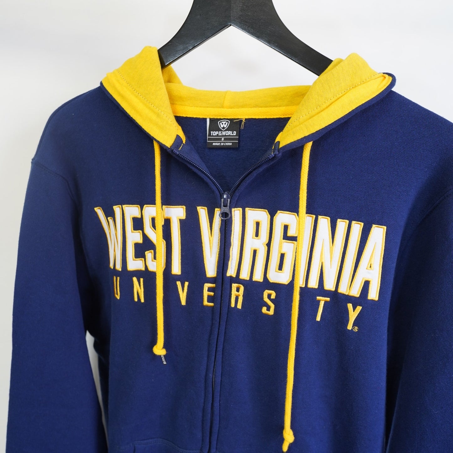 (S) West Virginia University Mountaineers Embroidered Hoodie Men's S Navy Blue