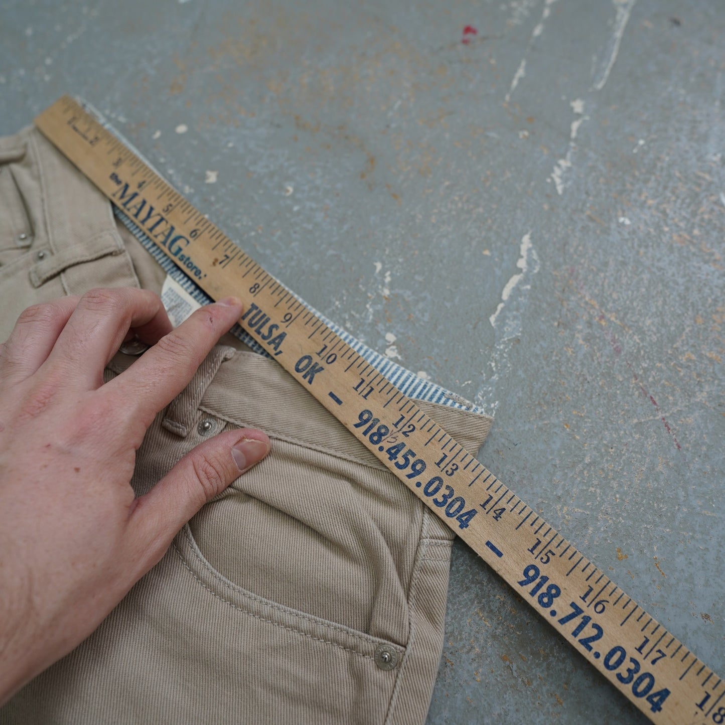 (Women's 6 26x30) Vintage Tommy Hilfiger Tan Jeans Big Flag Khaki Pants Y2K