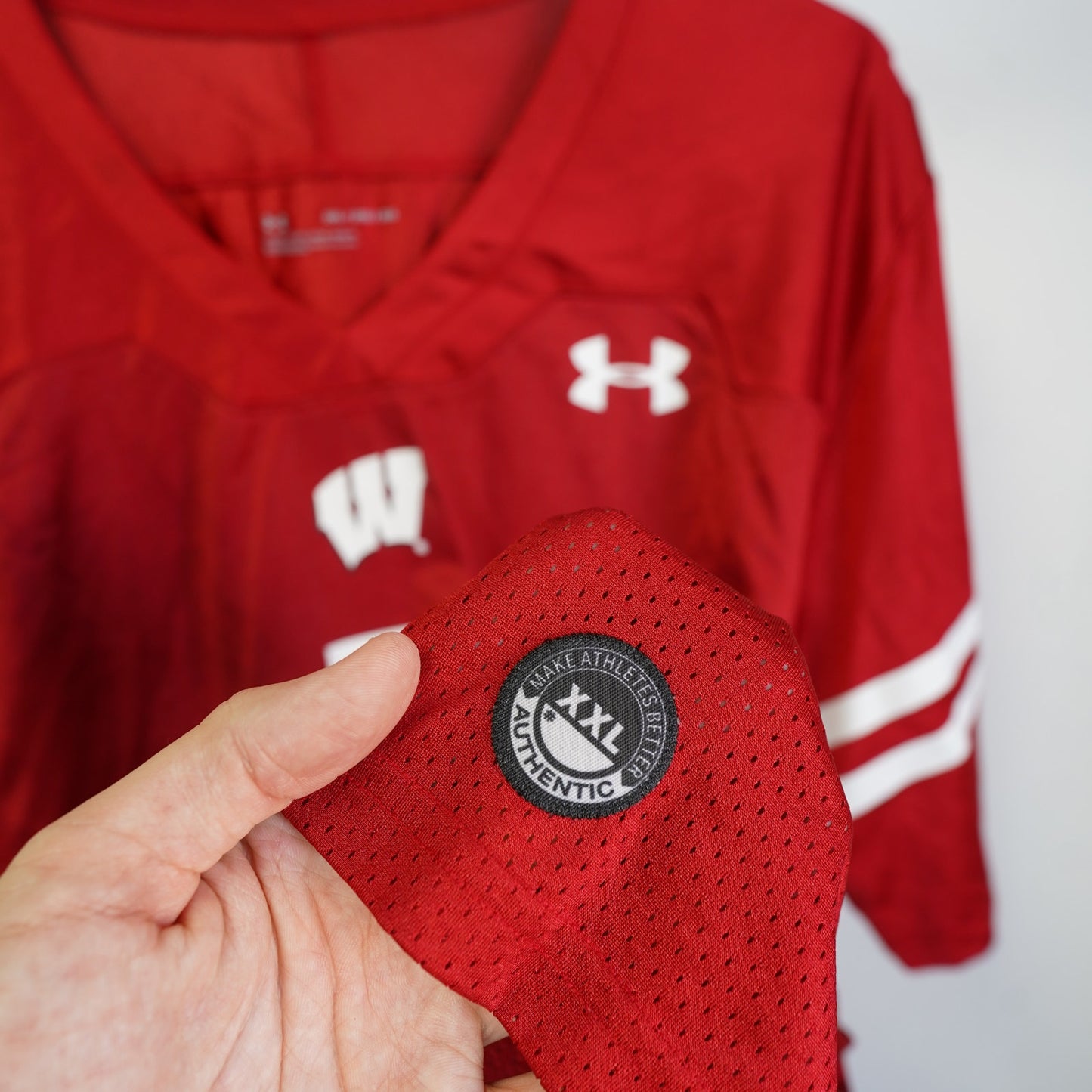 (XXL) Wisconsin Badgers Under Armour Premier Football Jersey Men's XXL Red Authentic