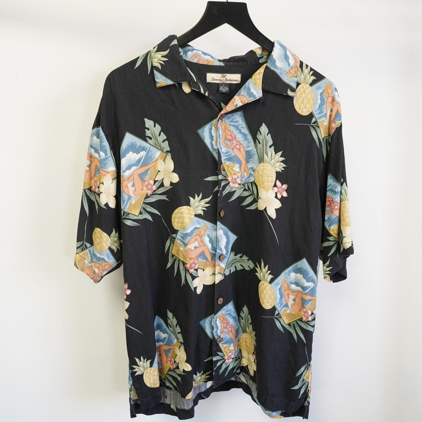 (M) Vintage Tommy Bahama 100% Silk Pin Up Girl Hawaiian Shirt Men's M Black Floral