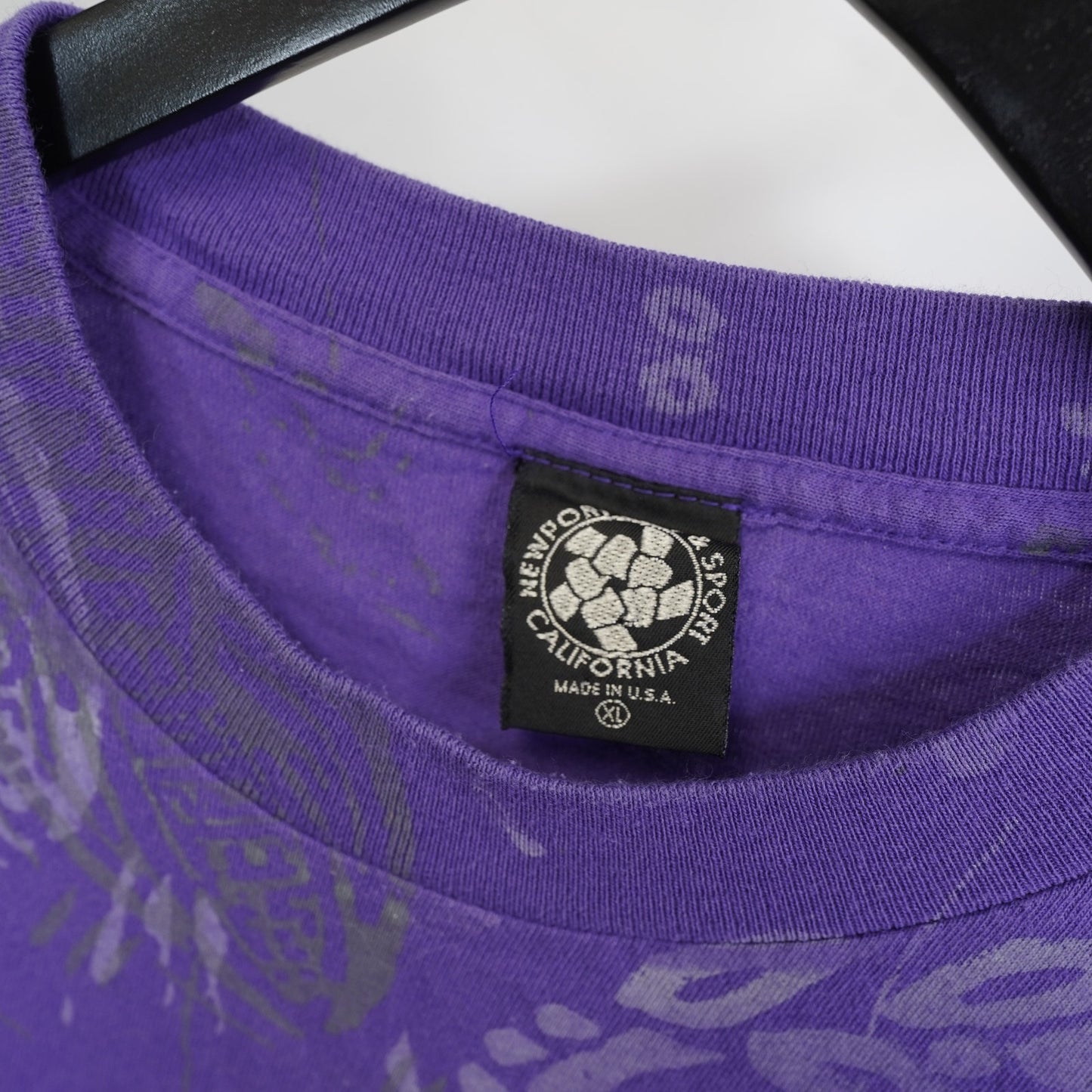 (XL) Vintage Newport Surf & Sport All Over Print 90s T-Shirt Men's XL Purple USA Made