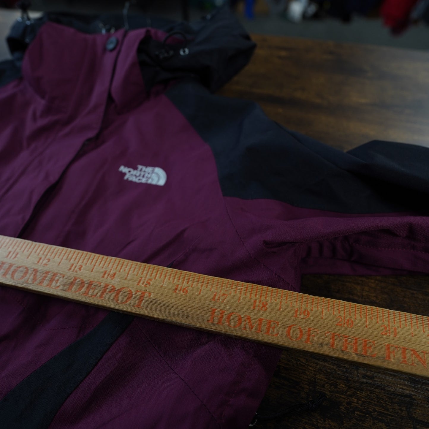 (Women's XS) The North Face HyVent Rain Jacket Maroon Black Gorpcore Granolaa