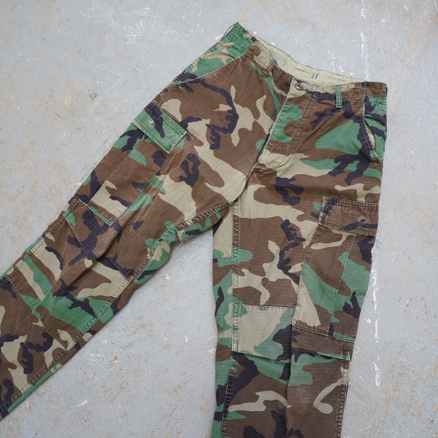 (31x32) Vintage US Military M81 Woodland Camo Cargo Pants Men's 31x32 Army 90s Utility