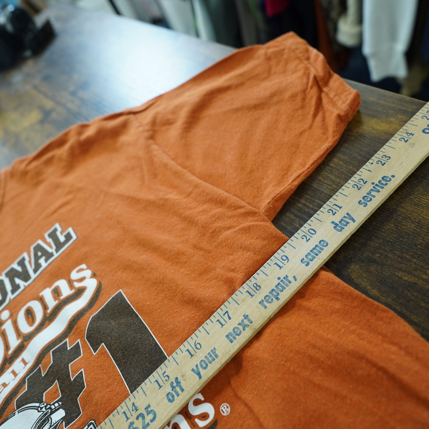 (L) University of Texas Longhorns 2005 National Champions T-Shirt Men's L Orange UT