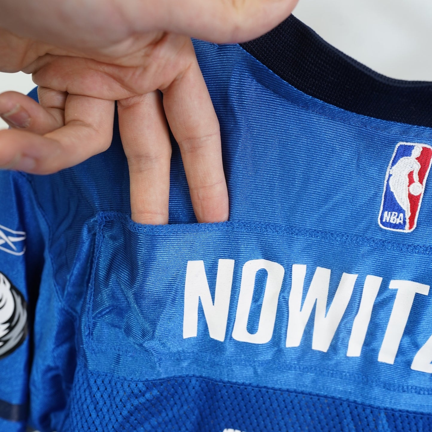 (Kids M) Reebok Dallas Mavericks Dirk Nowitzki 2000s Football Jersey Kids Sz M Youth Blue
