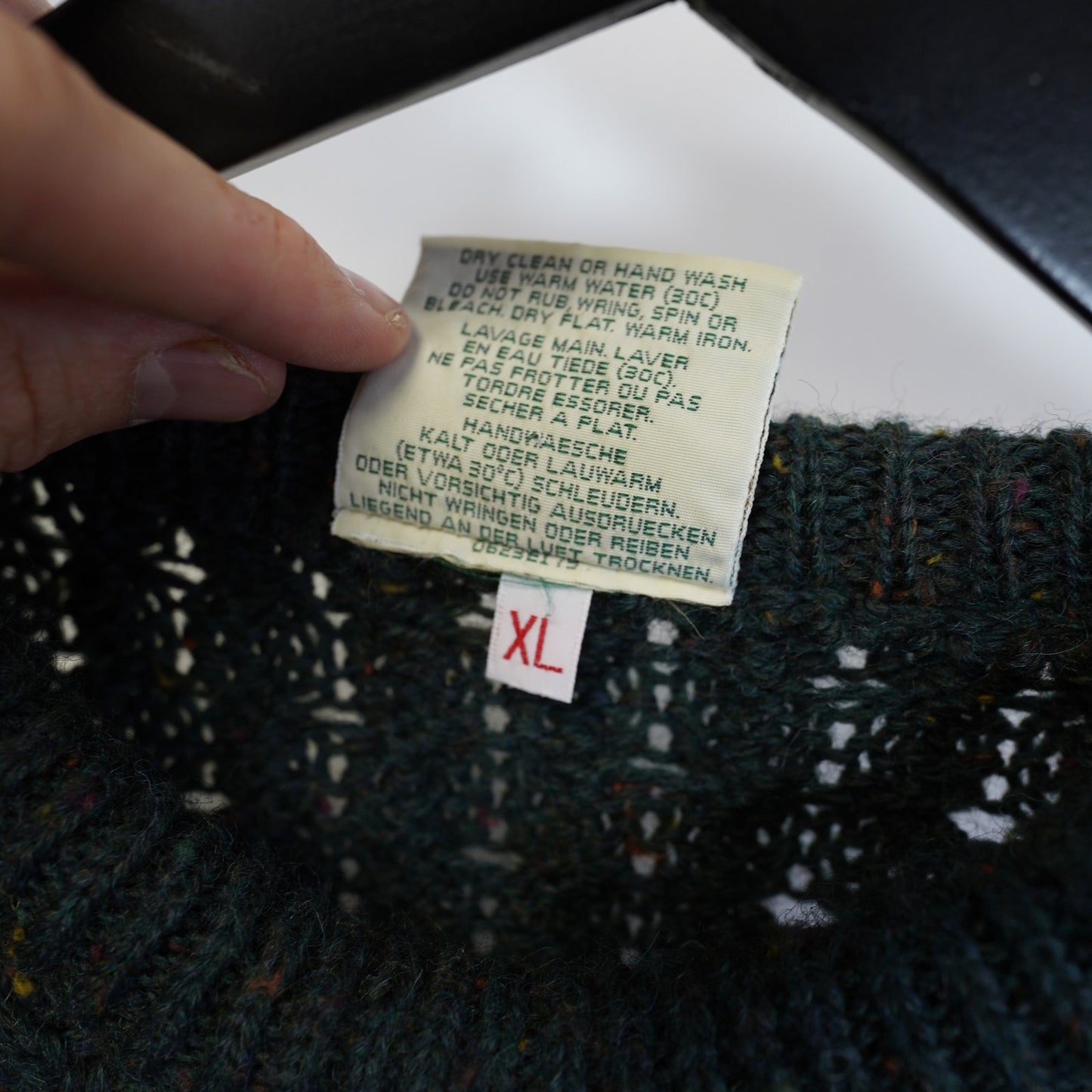 (XL) Vintage Carraig Donn Fisherman Cable Knit Wool Sweater Men's XL Green Ireland
