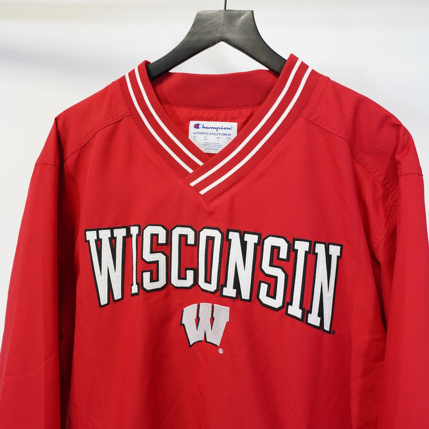(M) Wisconsin Badgers Champion Embroidered Pullover Windbreaker Jacket Men's M Red