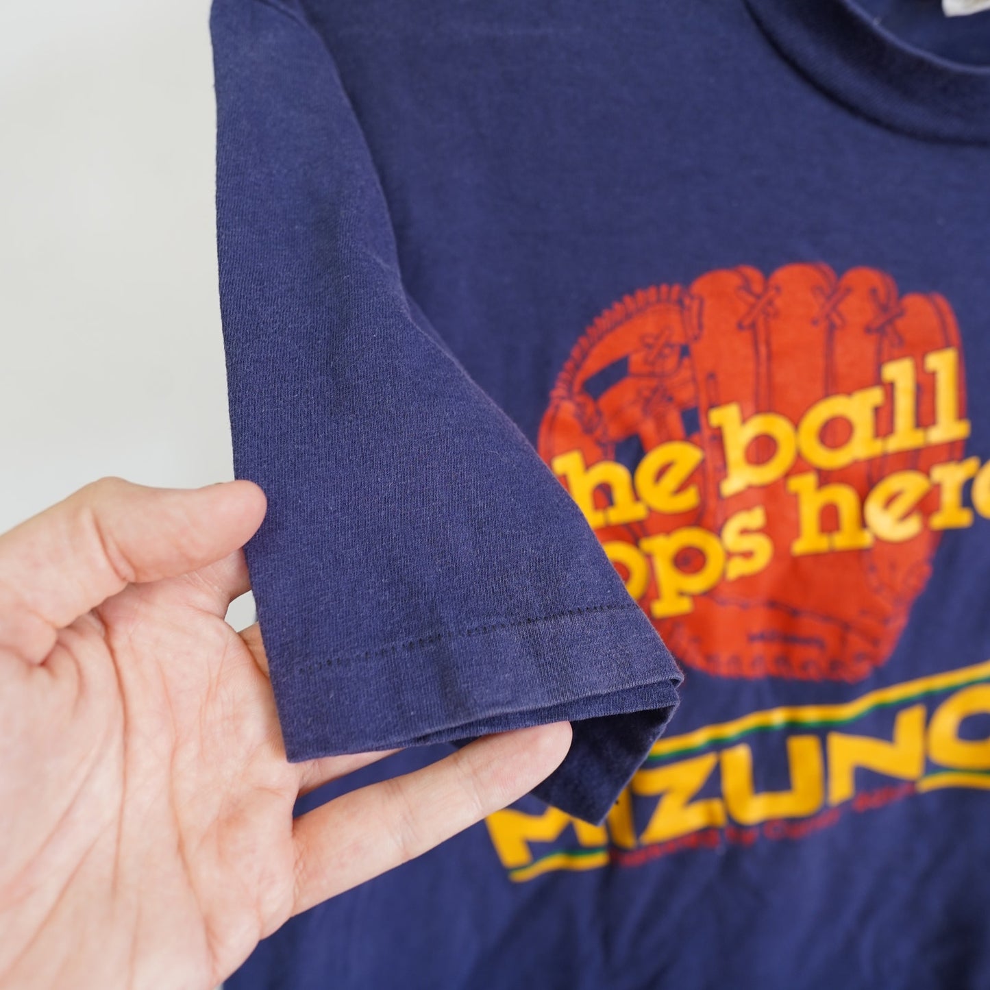 (XS) True Vintage 70s Mizuno Japanese Baseball T-Shirt Men's XS Navy Blue Glove