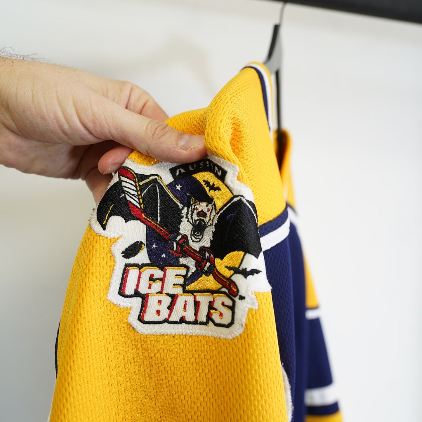(XL) Vintage Austin Ice Bats Sewn AK Hockey Jersey Men's XL 2002-2003 Blue Yellow