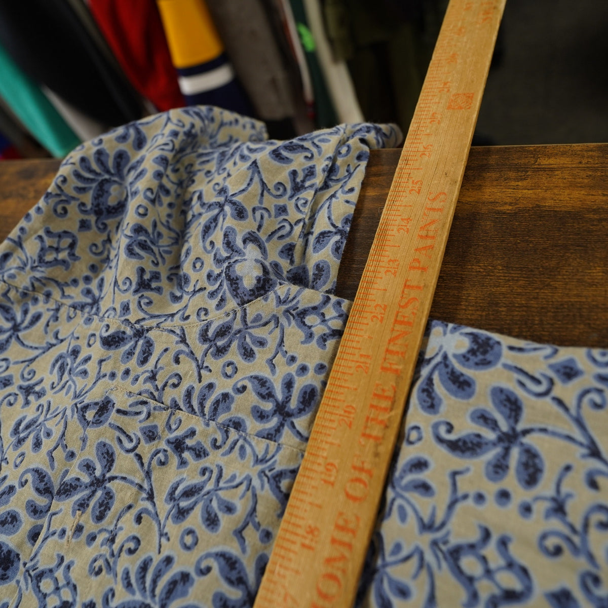 (M) Vintage Bugle Boy 90s Floral Geometric Button Up Shirt Men's M Blue Gray Baggy