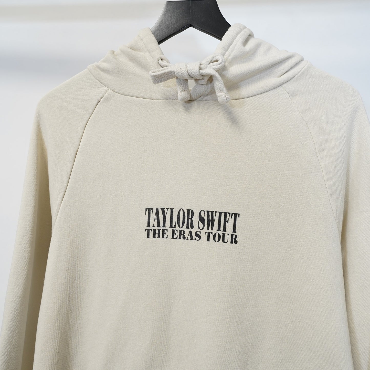 (Women's S) Taylor Swift The Eras Tour Official Photo Collage Hoodie Womens S Cream Oversize