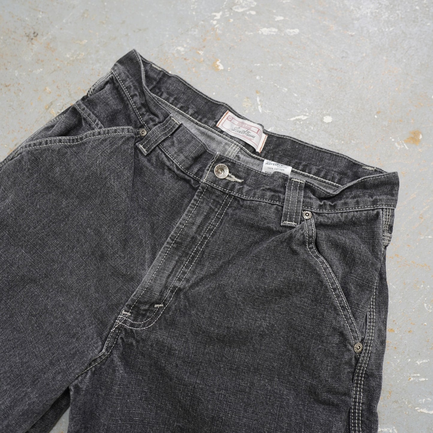 (Sz. 30) Vintage Levi's Strauss Y2K Baggy Denim Carpenter Shorts Men's Sz. 30 Black 2000s