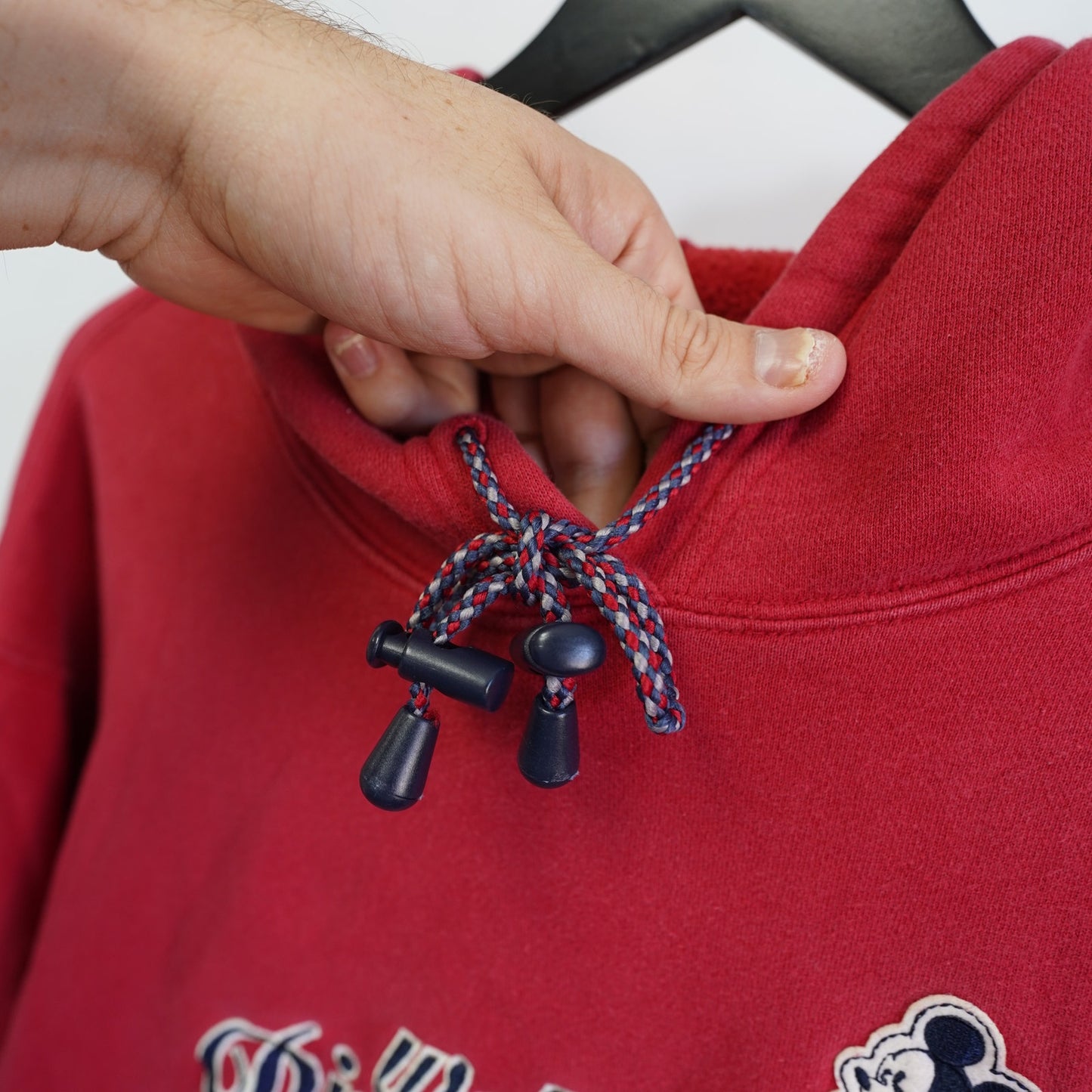 (M) Vintage Walt Disney World Mickey Mouse Embroidered Hoodie Men's M Red Sewn Retro