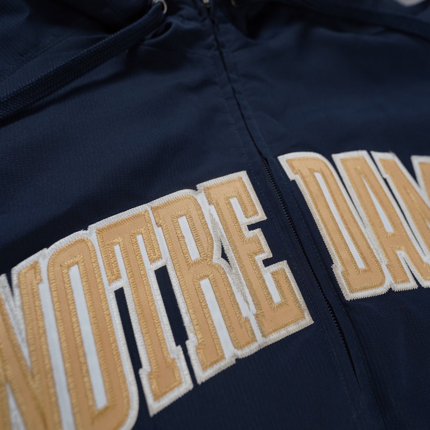 (XL) Notre Dame Fighting Irish Champion Fleece Lined Windbreaker Men's XL Blue Gold