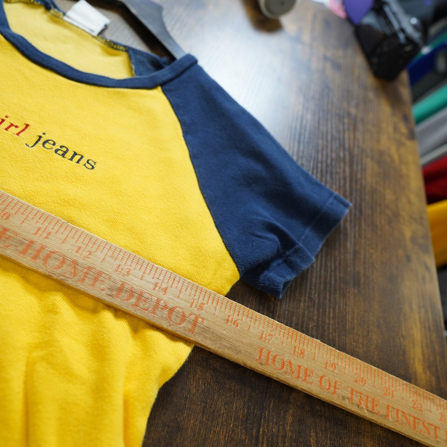(Women's L) Vintage Tommy Girl Jeans Yellow T-Shirt Y2K Women's L Yellow 2000s 90s