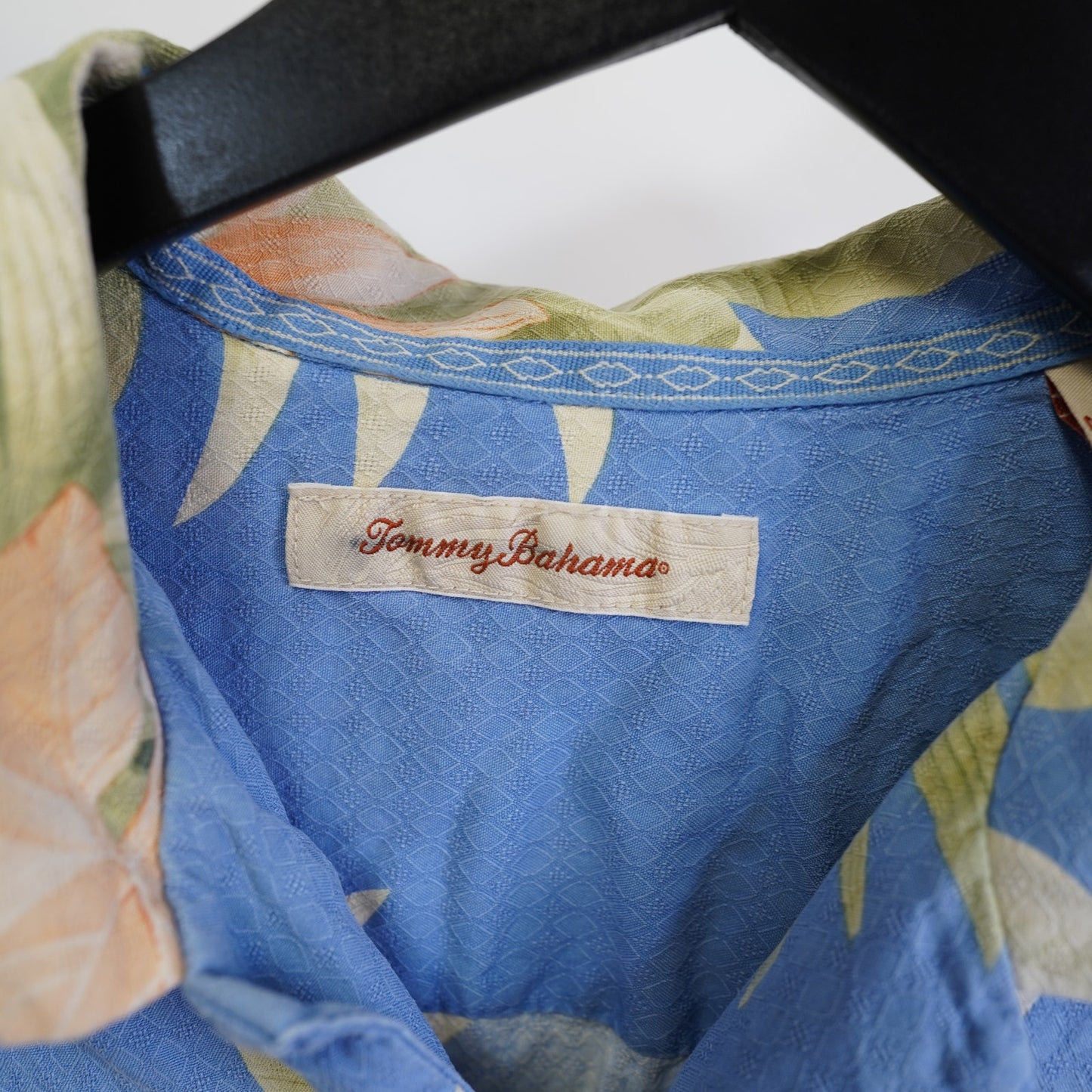 (M) Tommy Bahama Mens Floral 100% Silk Hawaiian Shirt Men's M Blue Flowers Surf