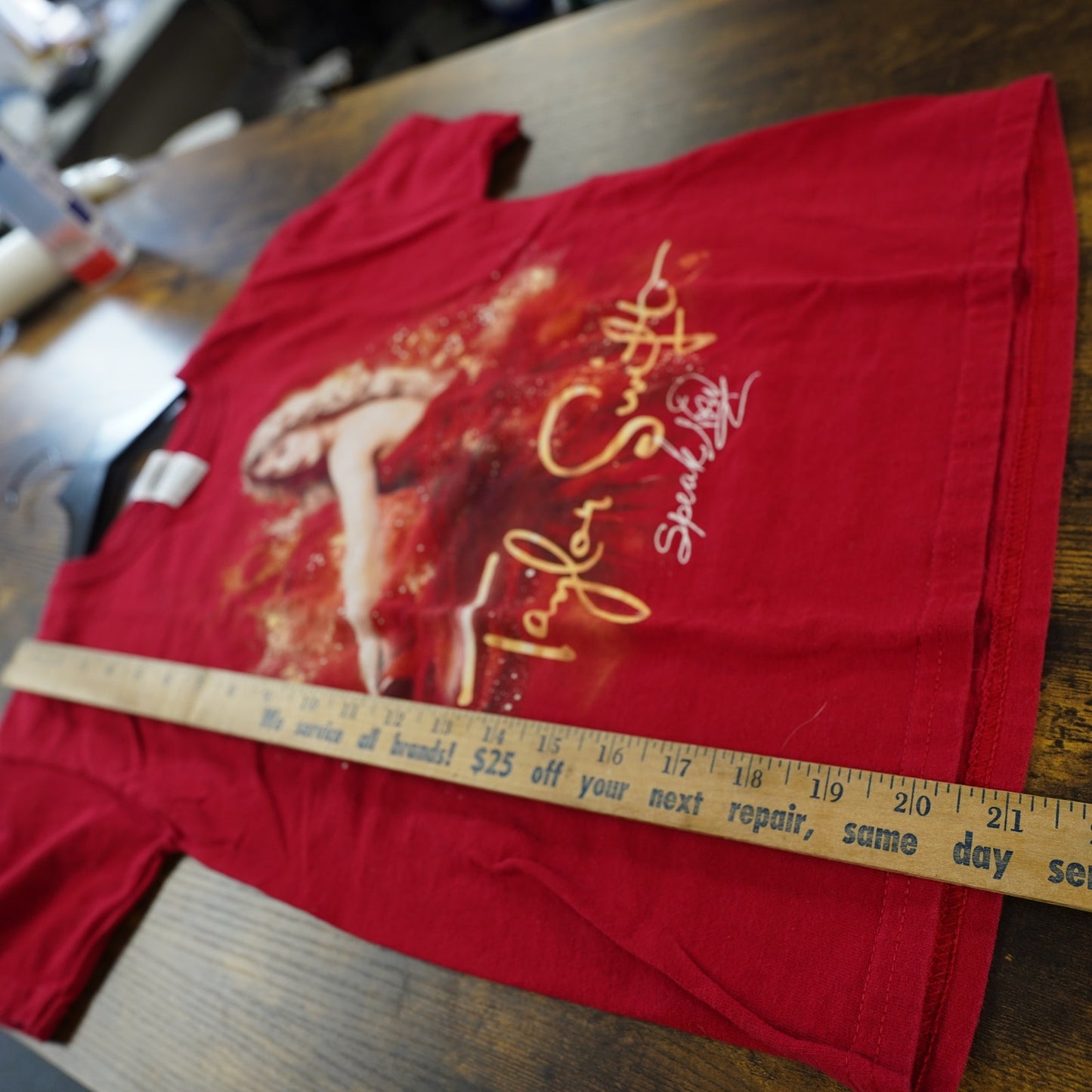 (Youth S) Taylor Swift 2011 Speak Now Tour Double-Sided Concert T-Shirt Youth Small Red