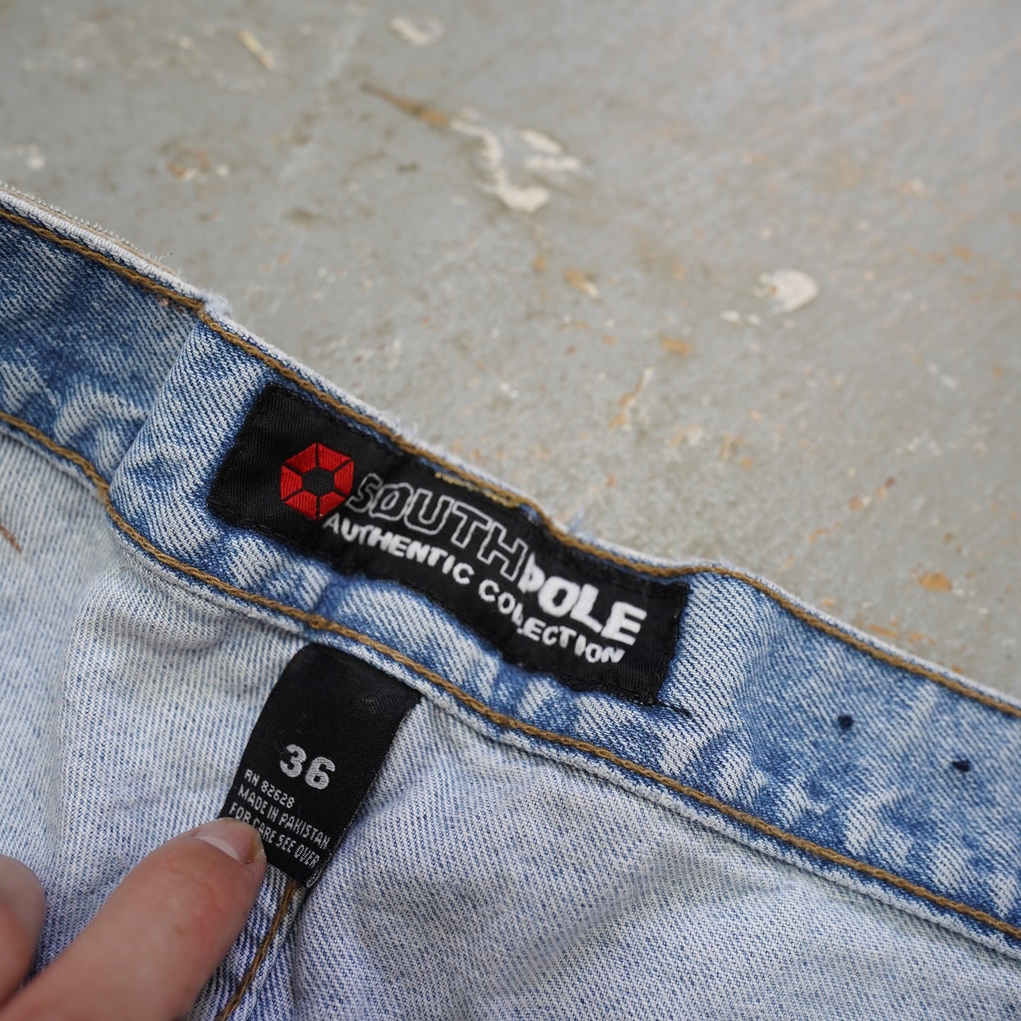 (Sz. 32) Vintage SouthPole Y2K Baggy Denim Shorts Mens 32in 2000s Jorts Light Blue Skate