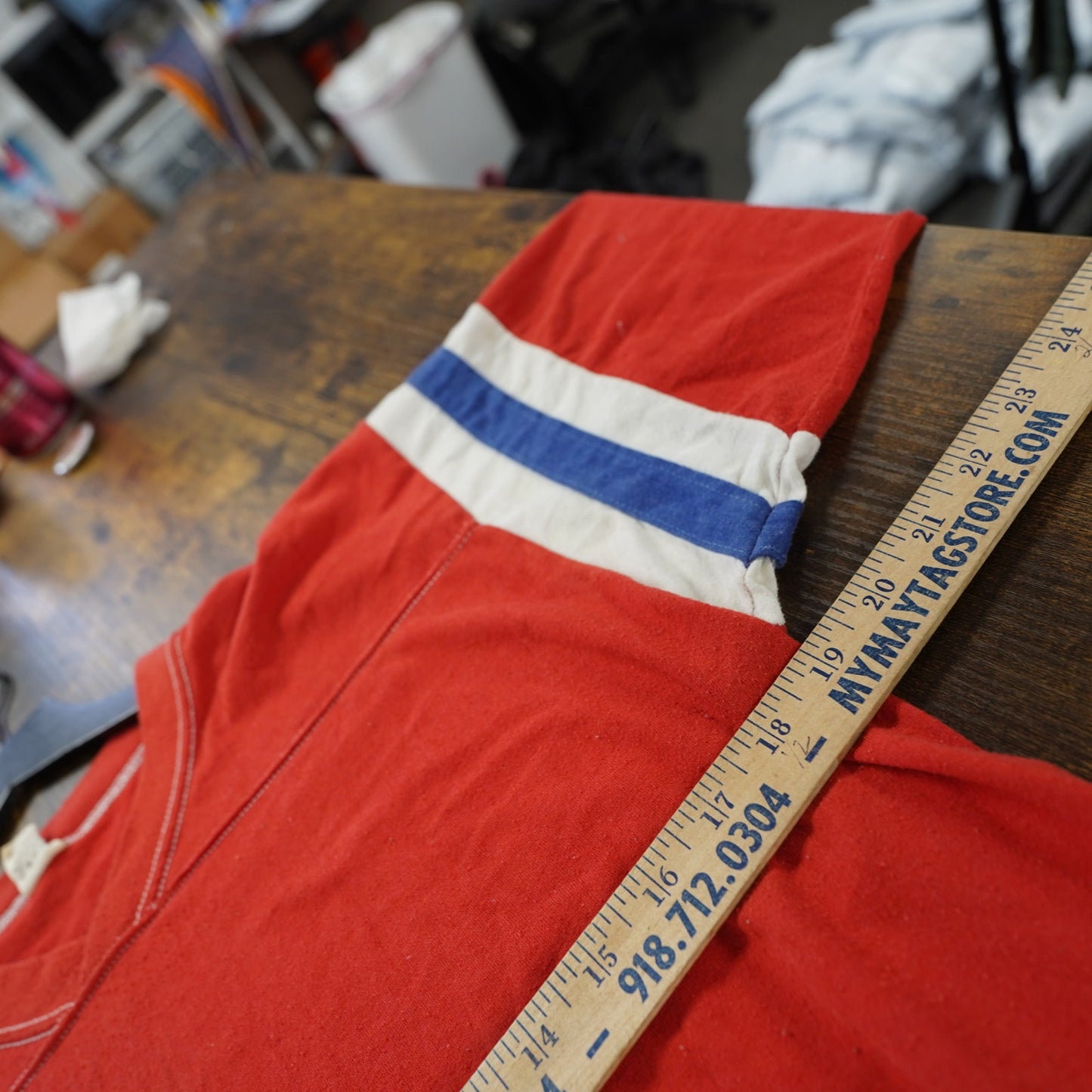 (L) True Vintage 1970s Blank Football Jersey Men's L Red Medallion 3/4 Sleeve