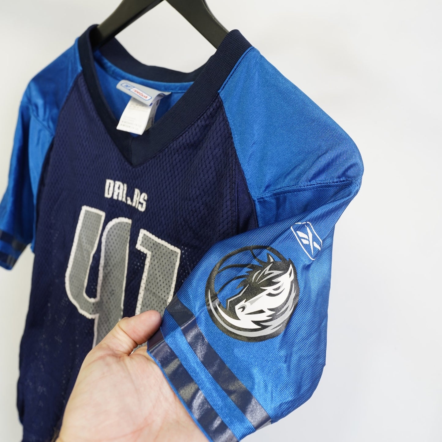 (Kids M) Reebok Dallas Mavericks Dirk Nowitzki 2000s Football Jersey Kids Sz M Youth Blue