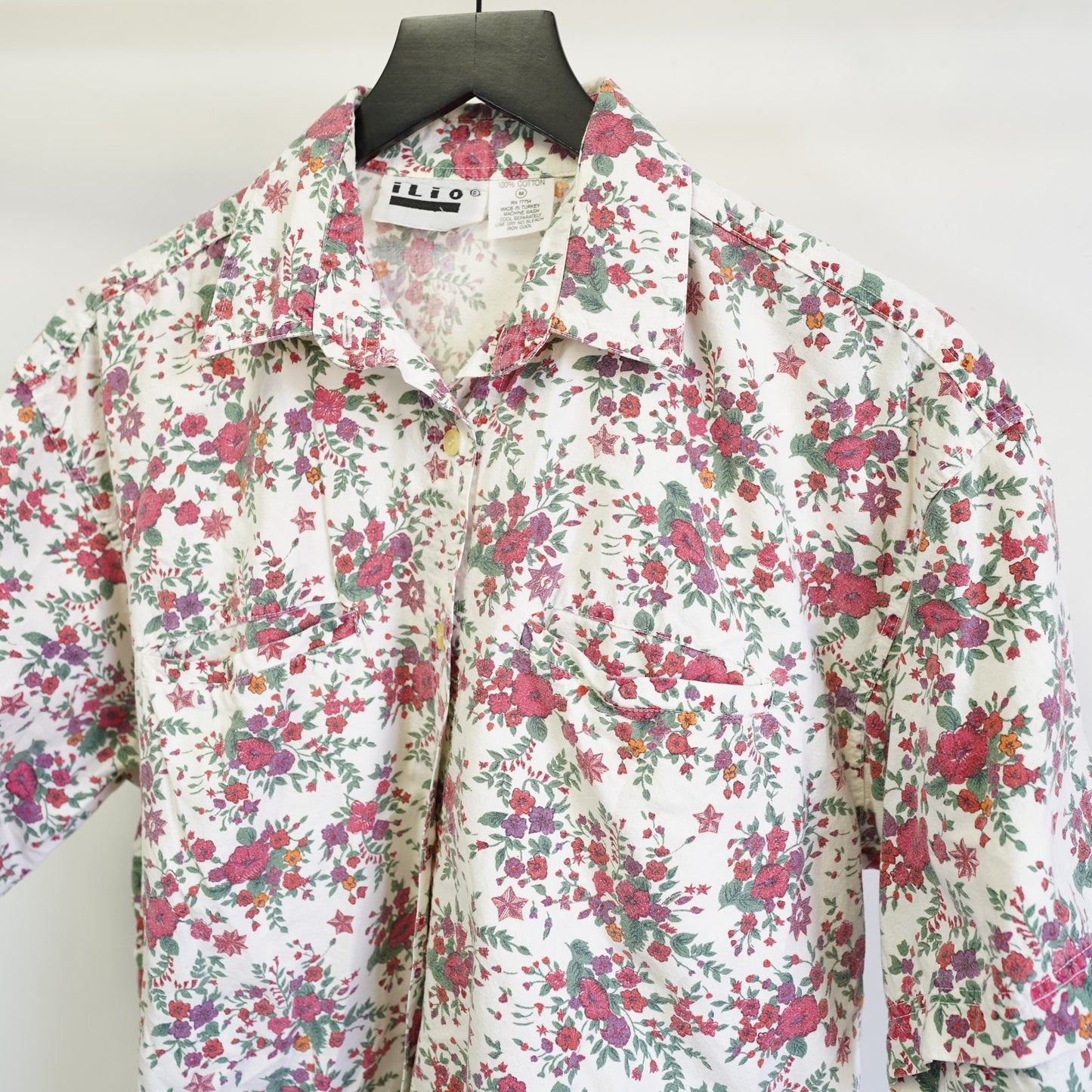 (Women's M) Vintage ILIO Floral Button Up Shirt Short Sleeve Women's Medium 90s Retro Flower