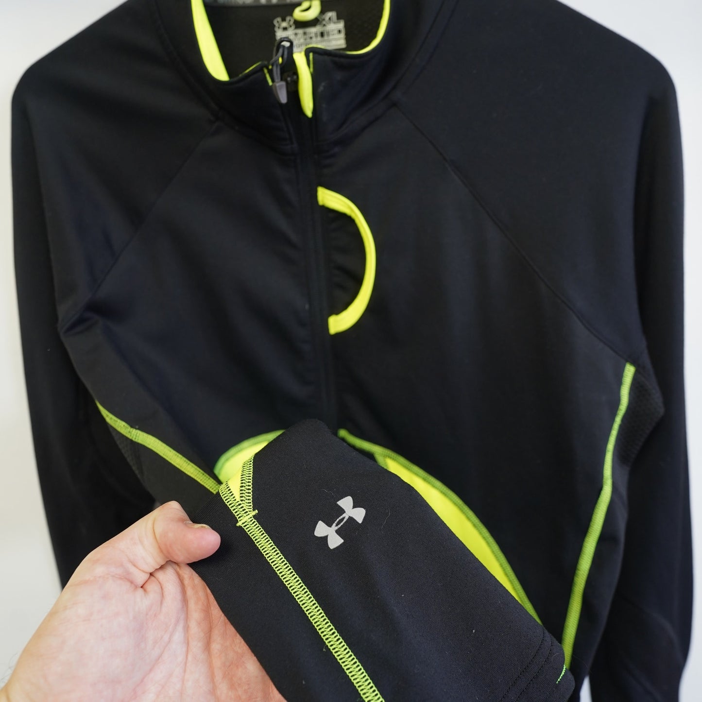 (XL) Under Armour Running Full Zip Semi-Fitted Cold Gear Jacket Men's XL Black Neon