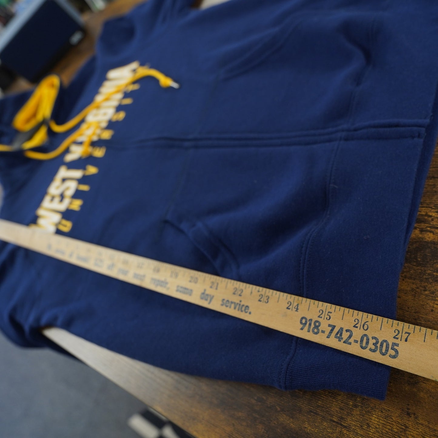 (S) West Virginia University Mountaineers Embroidered Hoodie Men's S Navy Blue