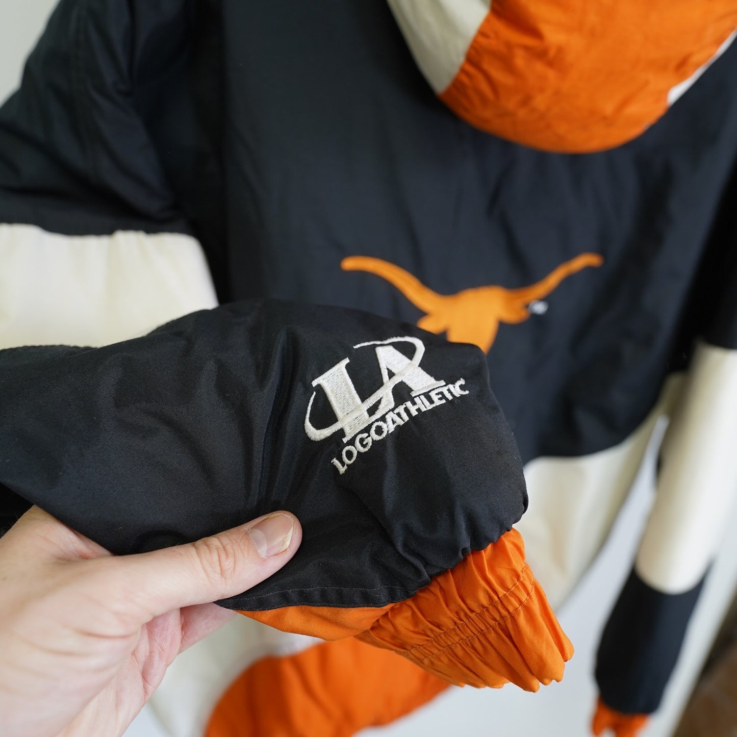 (XL) Vintage University of Texas Longhorns Logo Athletic Puffer Jacket Men's XL 90s