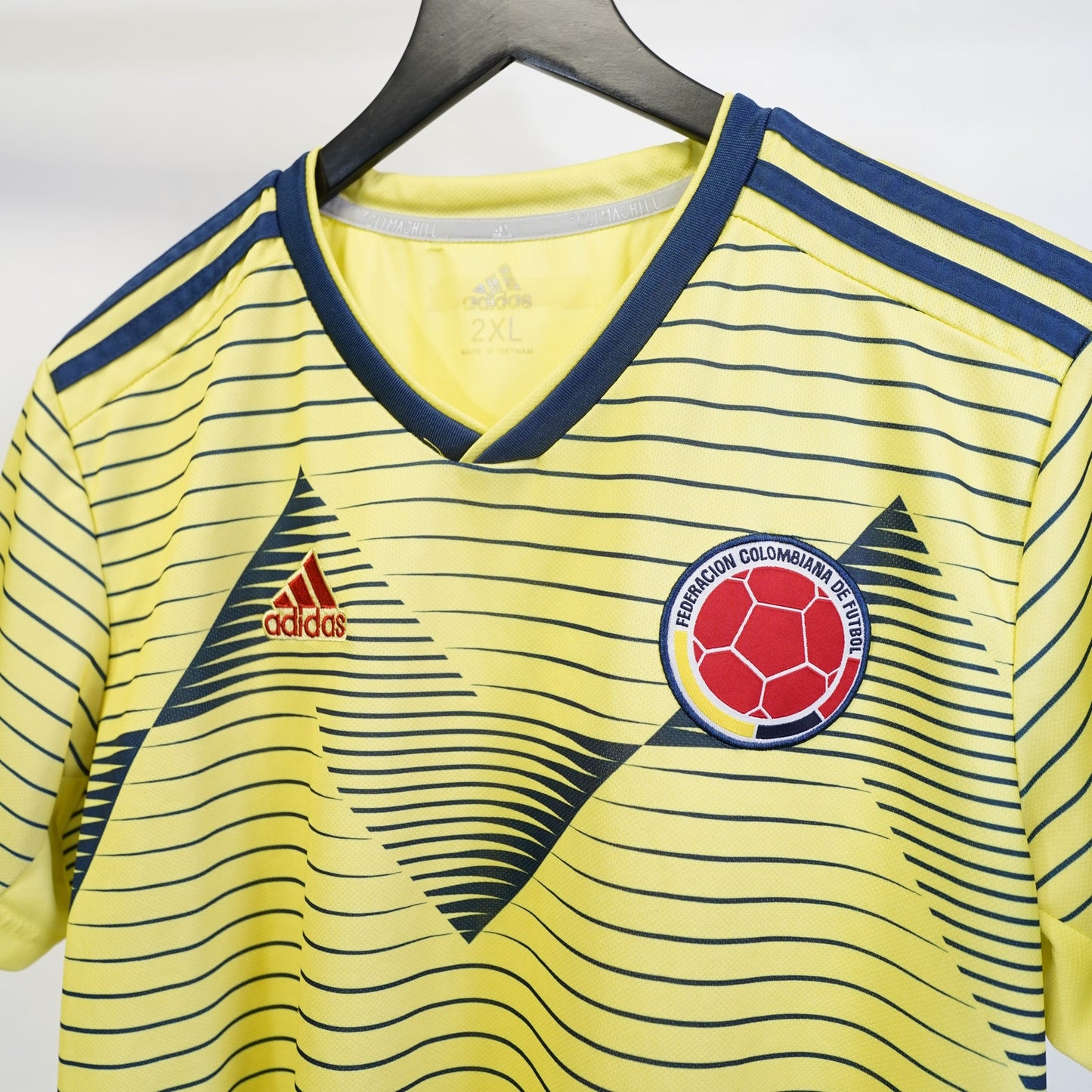(L) Adidas Colombia Home Soccer Jersey Youth XXL Men's L Yellow 2019 Football