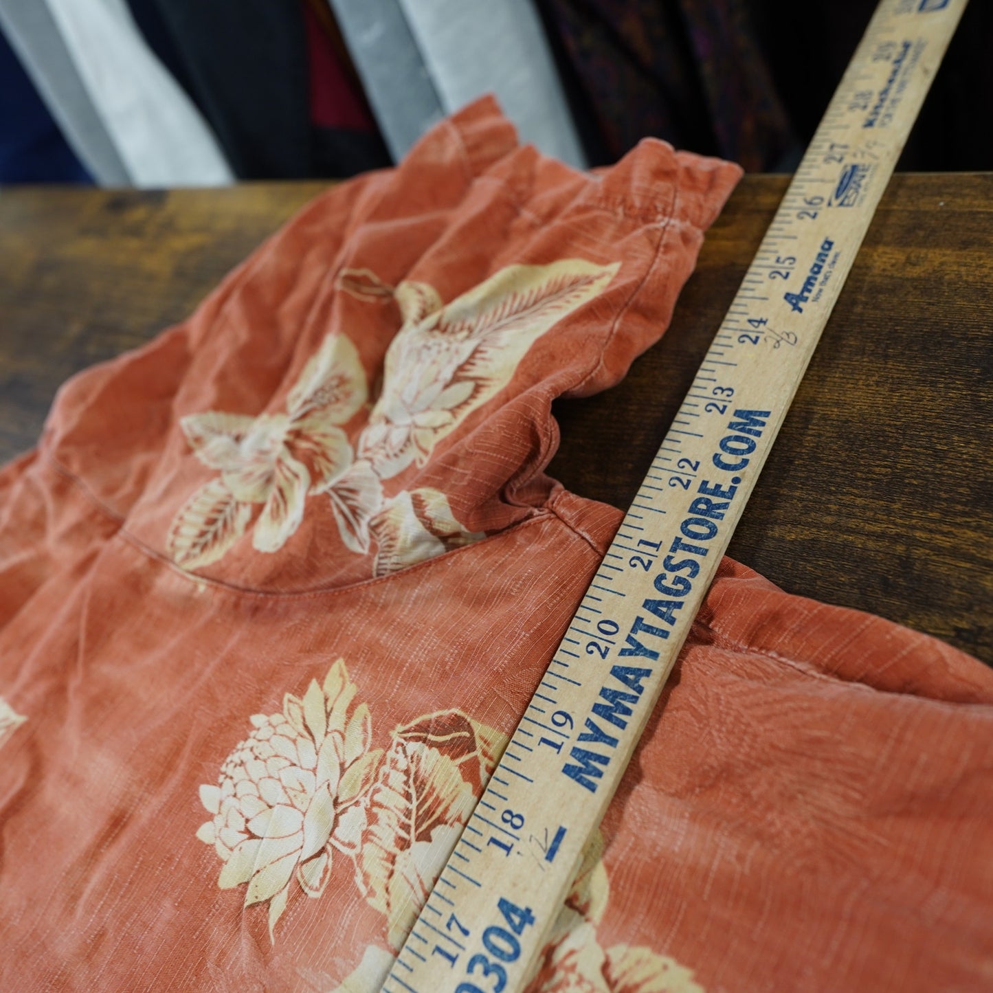 Vintage Tommy Bahama 100% Silk Hawaiian Button Up Shirt Men's M Orange Flowers