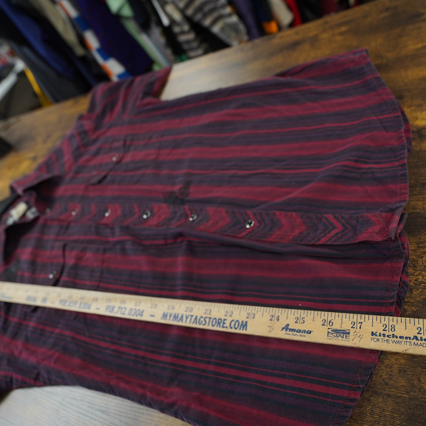 (M) Vintage Wrangler Pearl Snap Western Button Up Men's M Red Black Embroidered