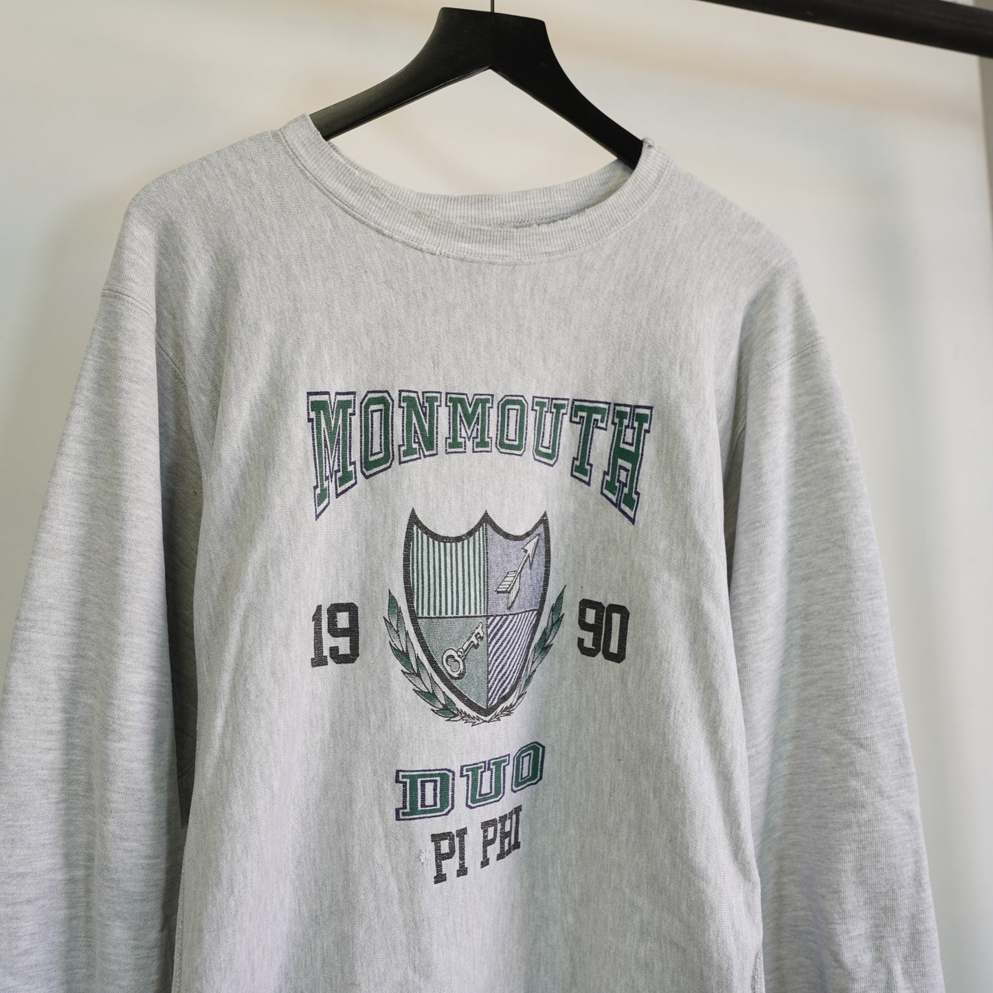(L) Vintage 90s Monmouth College Champion Reverse Weave Gray Sweatshirt