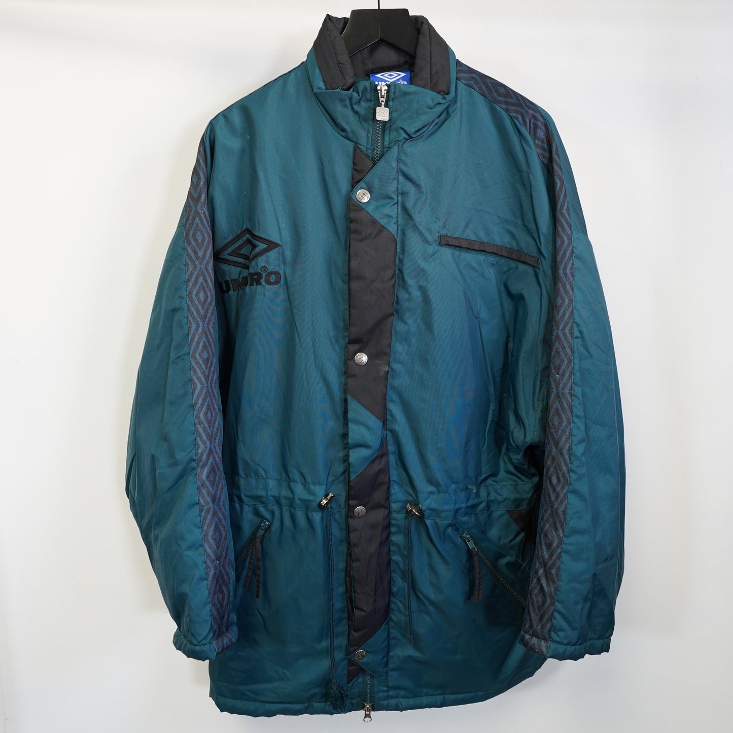 (M) Vintage 90s Umbro Soccer Bench Jacket Men's S-M Teal & Black Geometric Coat