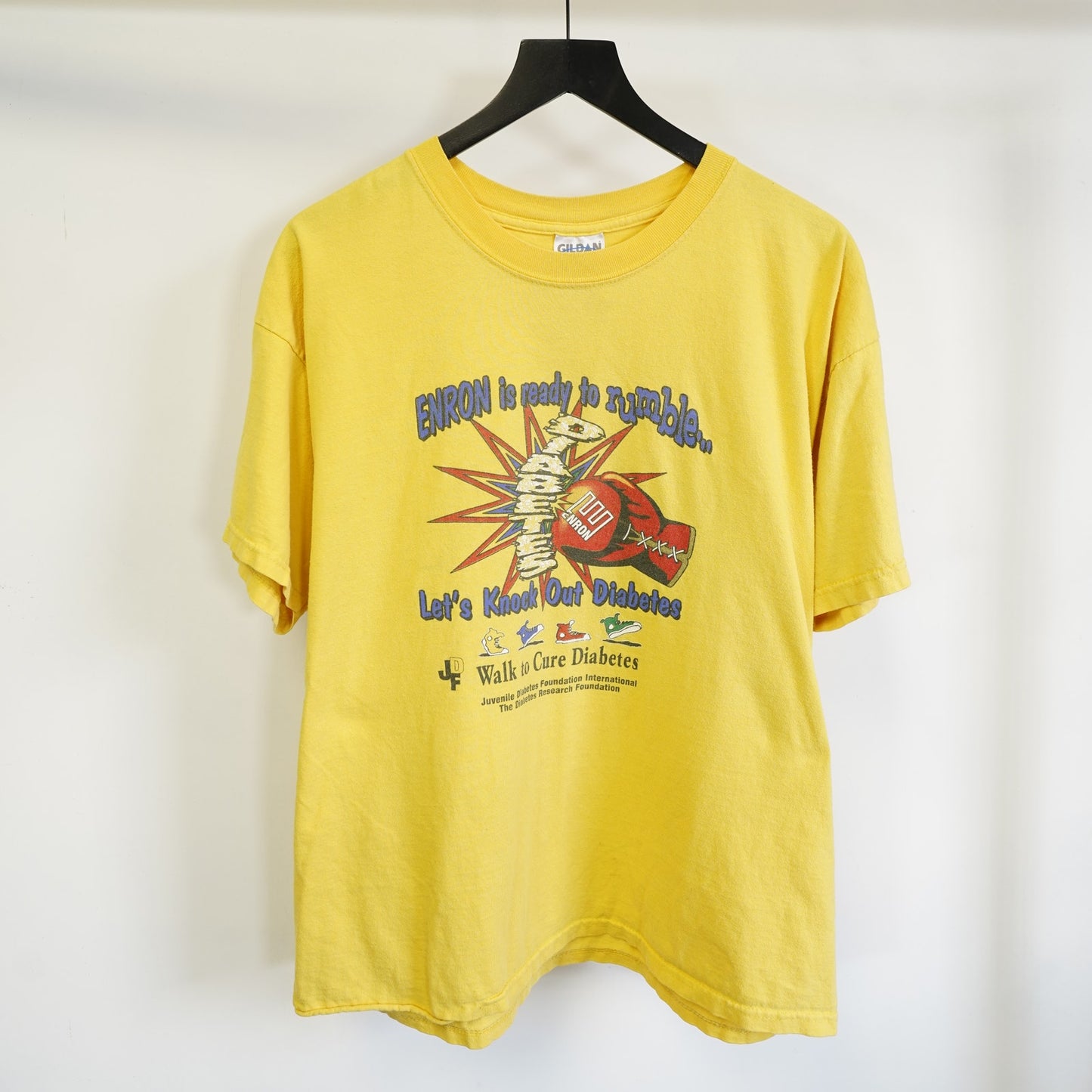 (XL) Vintage Enron Ready to Rumble Big Logo T-Shirt Men's XL Yellow 2000s