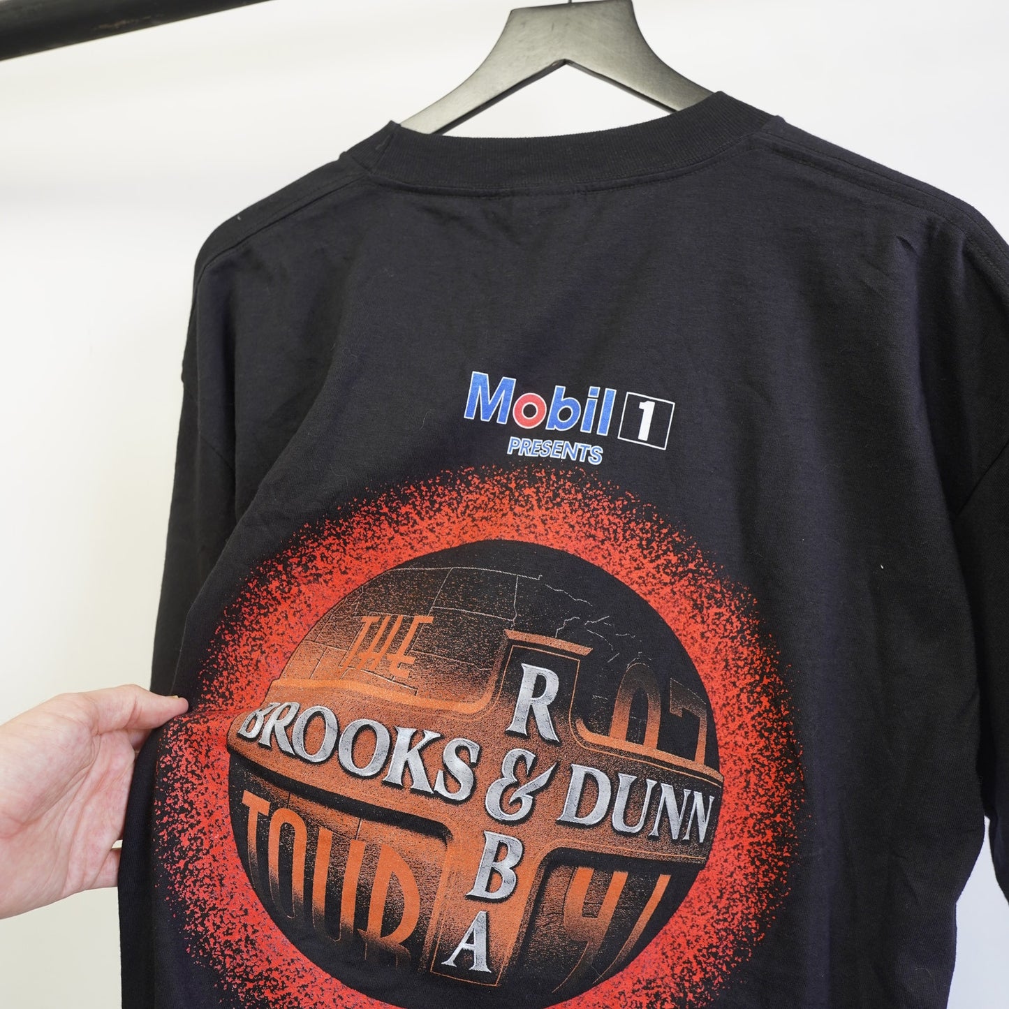 (XL) Vintage 1997 Brooks & Dunn Reba McEntire Band Concert Tour T-Shirt Mens XL Black