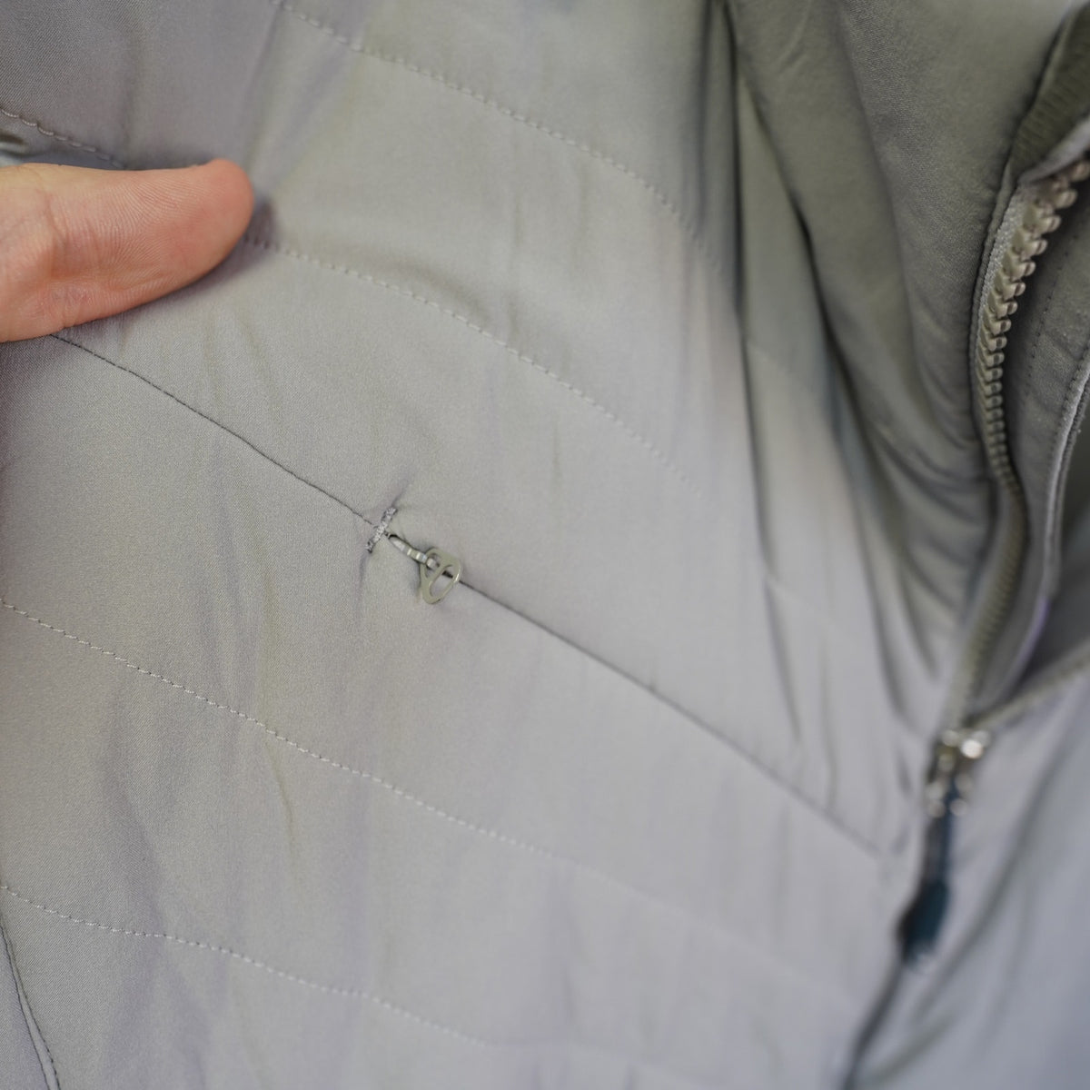 (L) Peter Millar Golf Quilted Light Puffer Vest Men's L Gray Purple Performance Tech