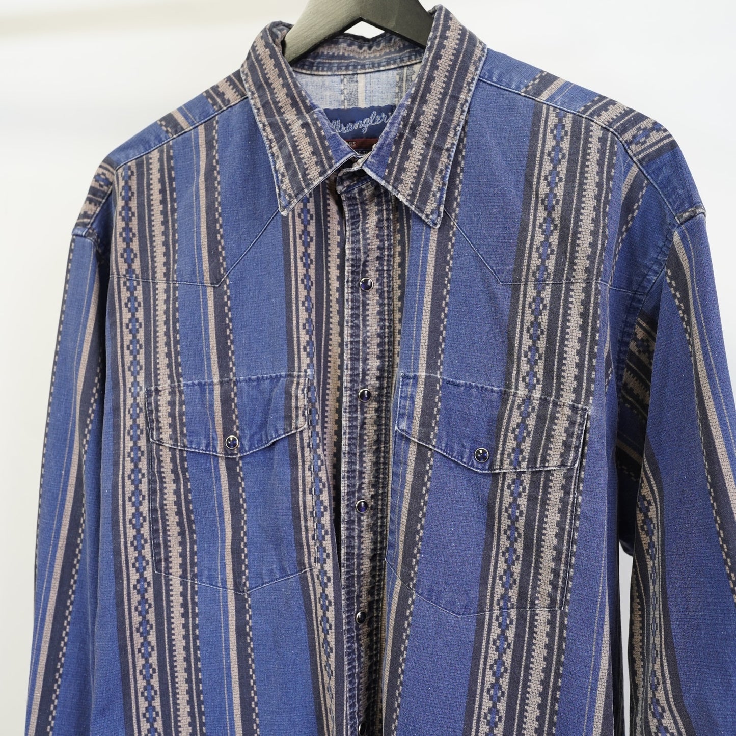 (XXL) Vintage Wrangler Pearl Snap Western Brush Popper Button Up Men's XXL Blue Aztec