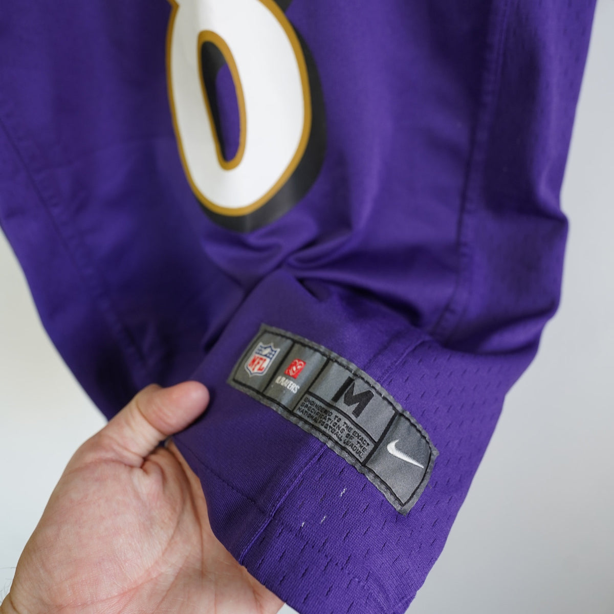(Boys M) Lamar Jackson Nike On Field Baltimore Ravens Football Jersey Boys M Purple NFL