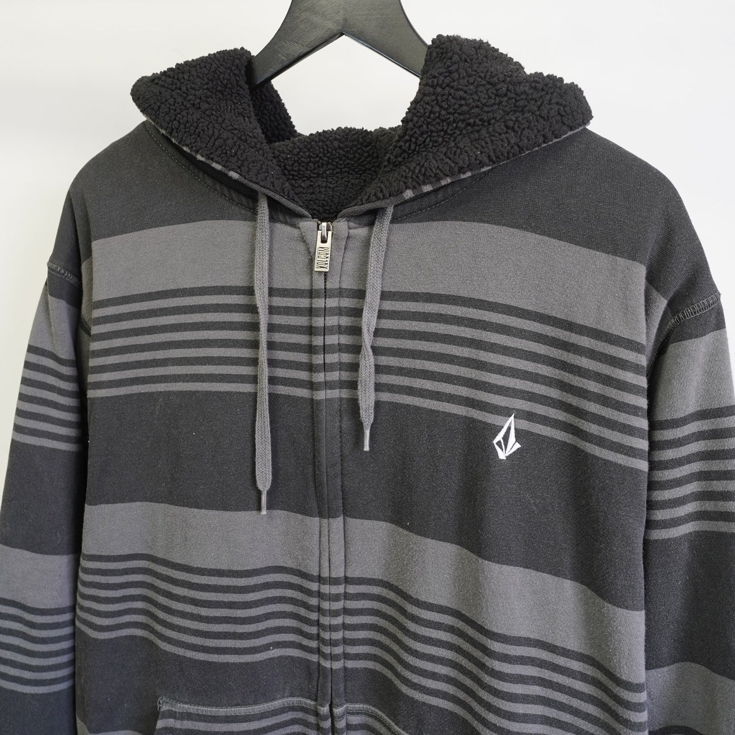 (XL) Y2K Volcom Surf & Skate Striped Sherpa Lined Hoodie Men's XL Black Emo 2000s