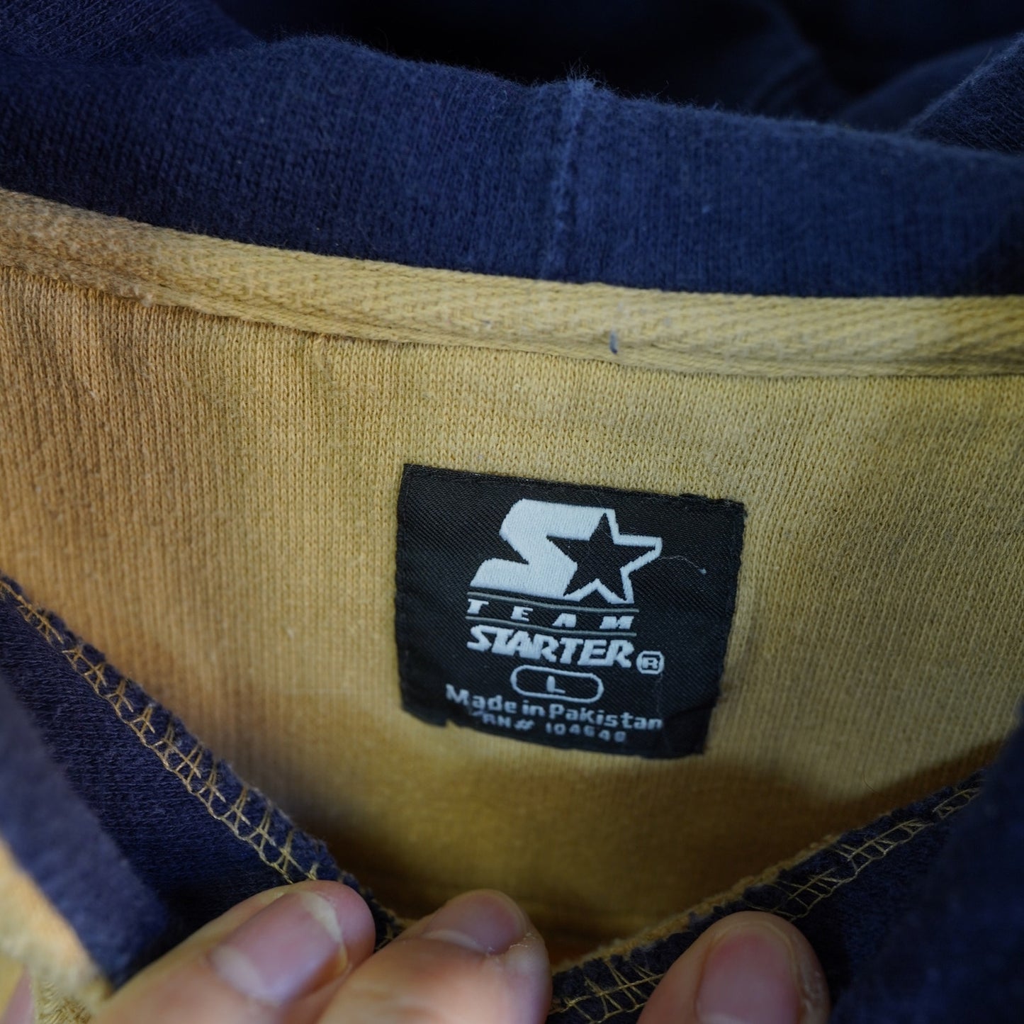 (L) Vintage Notre Dame Fighting Irish Embroidered Starter Hoodie Jacket Gold