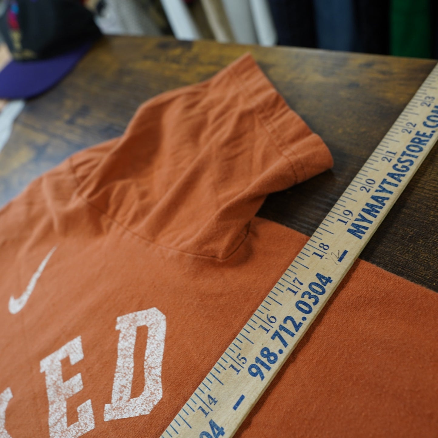 (S) Nike University of Texas Longhorns Bevo T-Shirt Men's S Burnt Orange UT Retro