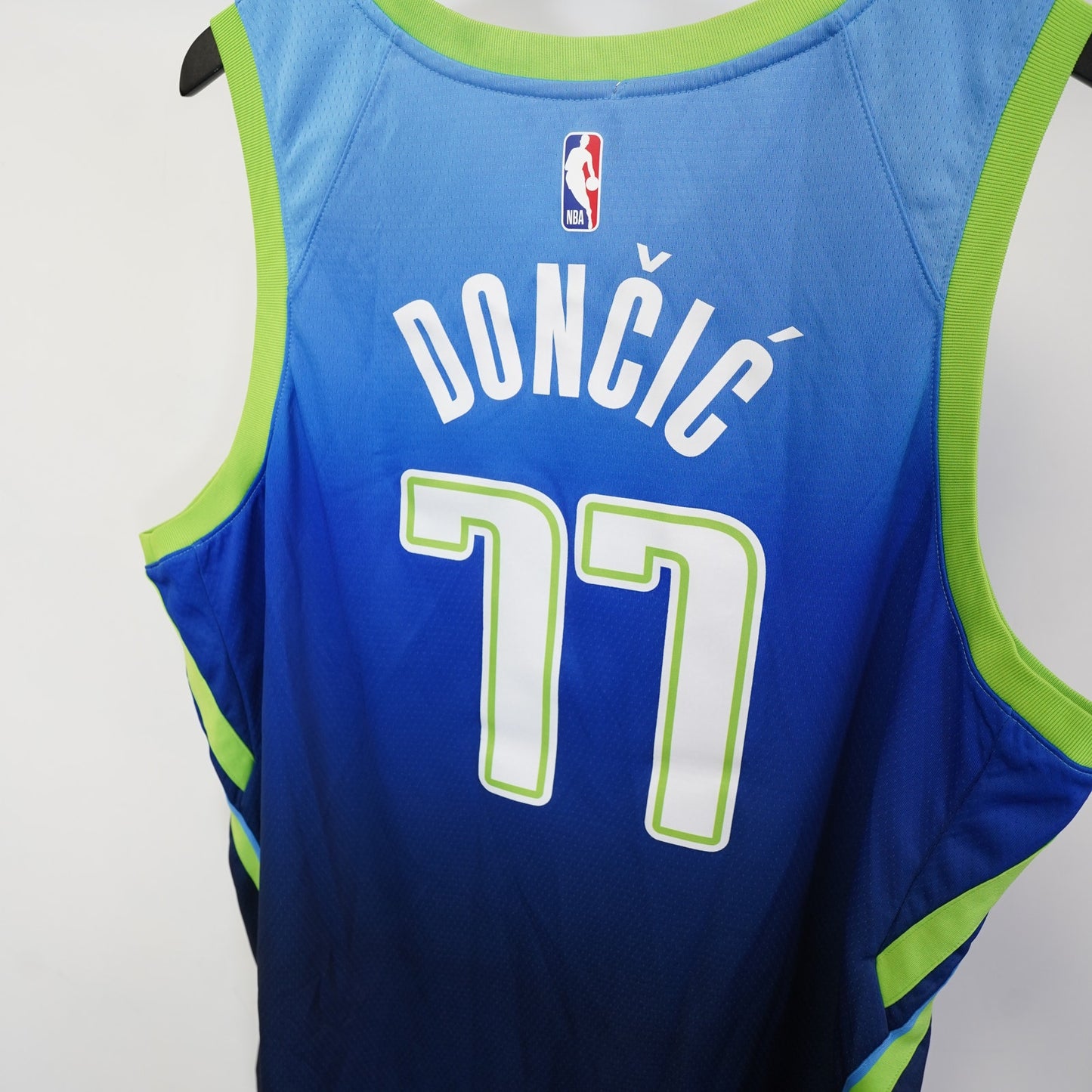 (XXL) Nike Dallas Mavericks Luka Doncic 2019/20 City Edition Swingman Jersey Men's XXL