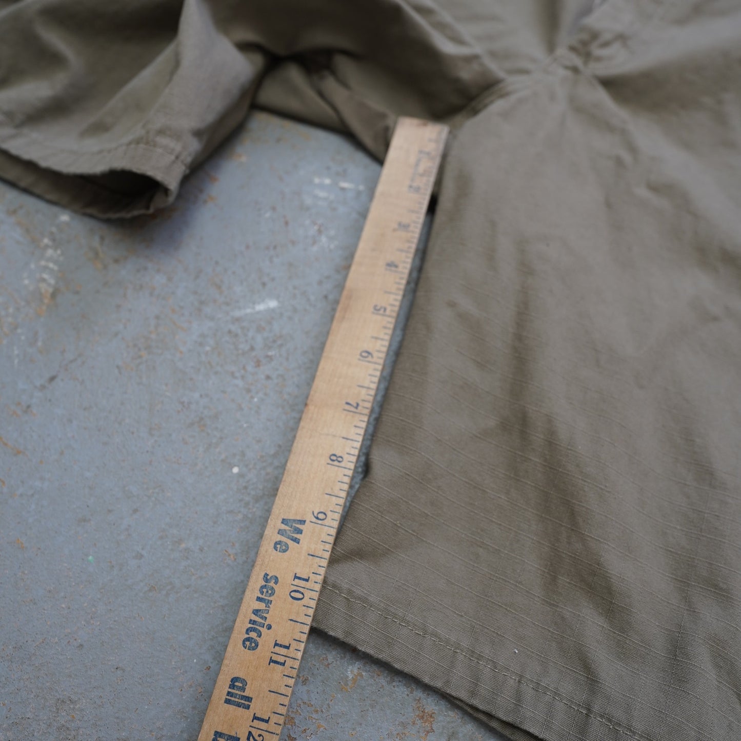 (Sz. 40) Wrangler Riggs Cargo Shorts Men's Sz. 40 Utility Workwear Beige Tan