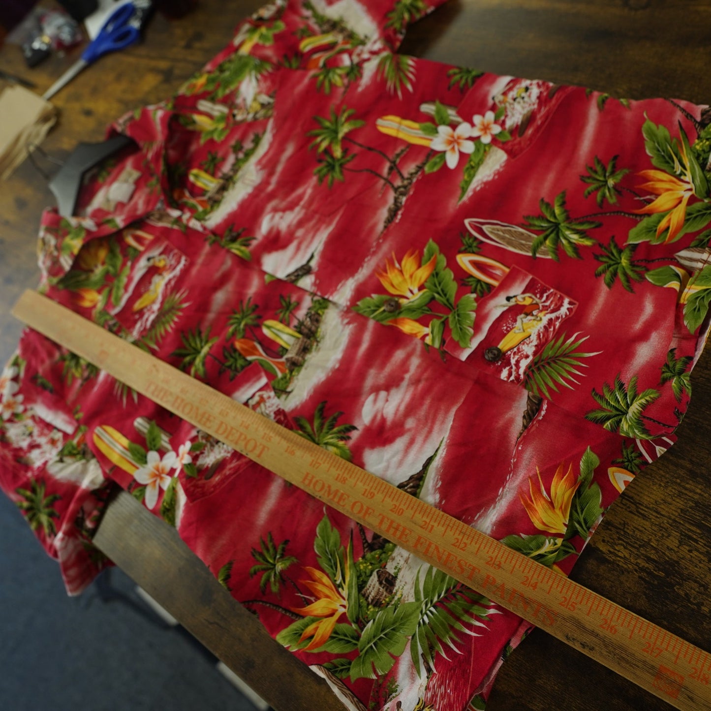 (M) Vintage Blue Hawaii 90s Hawaiian Button Down Shirt Men's M Red Palm Tree Surf