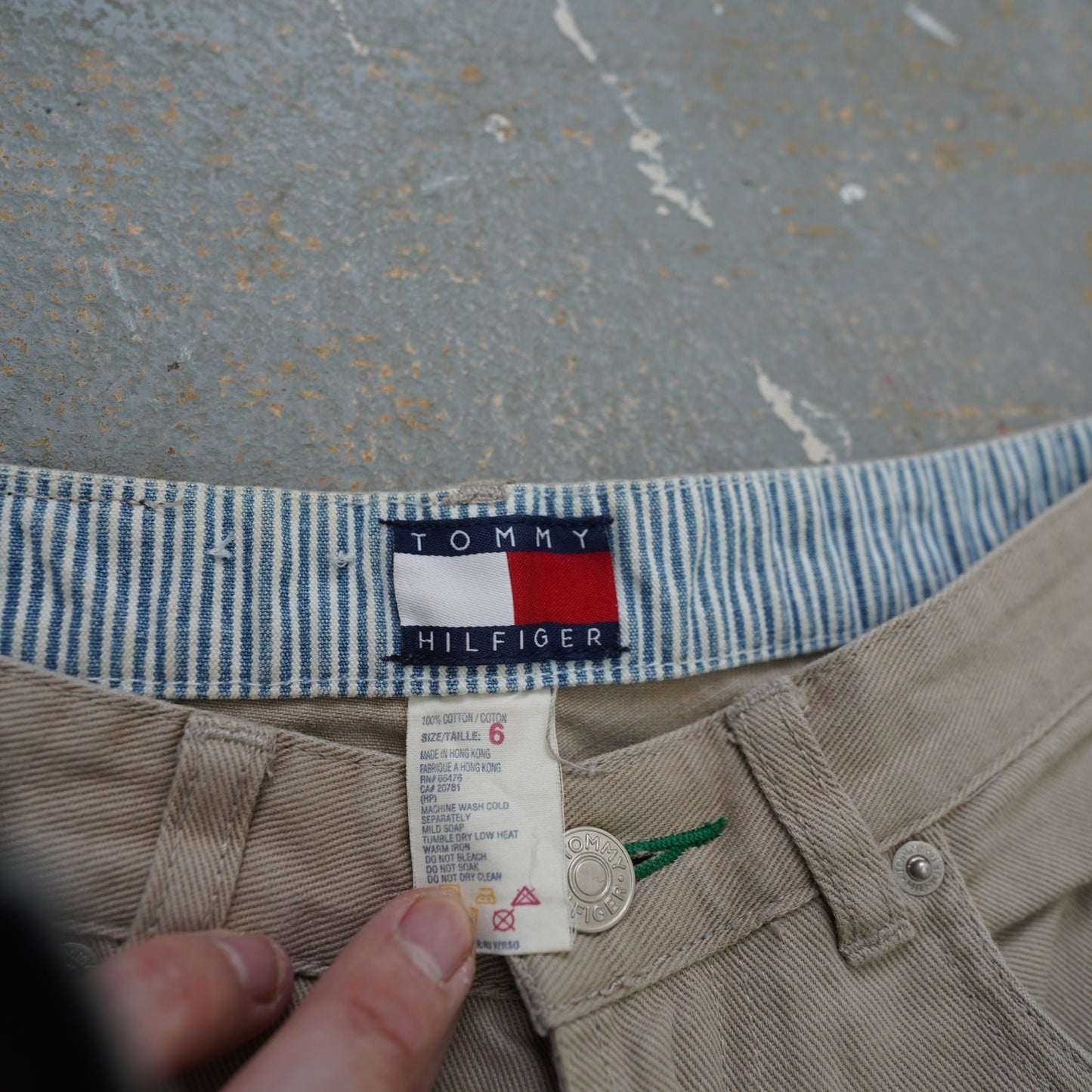 (Women's 6 26x30) Vintage Tommy Hilfiger Tan Jeans Big Flag Khaki Pants Y2K