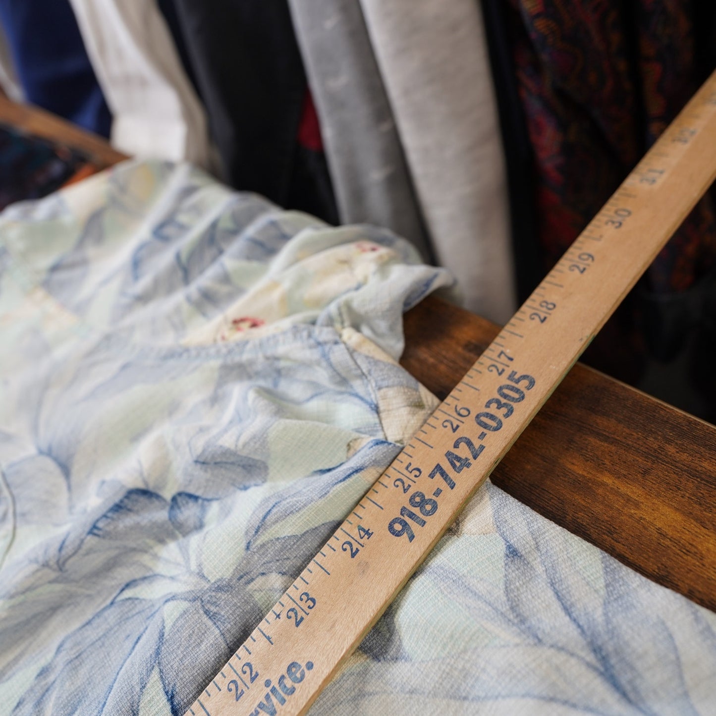 (XXL) Vintage Tommy Bahama 100% Silk Hawaiian Button Up Shirt Men's XXL Floral Blue